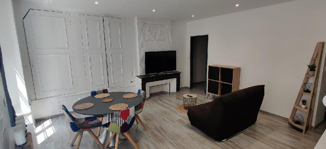 Appartement F2 Dans Le Centre Historique Le Puy-en-Velay Exterior foto